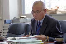 改修当時の管工事協同組合事務局長を務めた鈴木政敏さんは、工事計画から補助金申請書類作成まで、エコ改修全体のまとめ役として活躍。