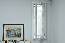 白い内窓はエコガラス 短工期で悩み解消、心地よい家に-メイン画像